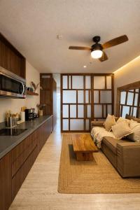 One-Bedroom Apartment near Beach and 5th