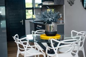 Sea Facing 2 Bedroom Apartment In Burmeister On Park, Milnerton