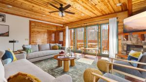 Boulder Ridge by AvantStay Sleeps 20 Indoor Pool Home Theater Redesigned