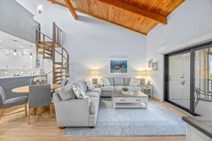 Coquina 3F condo