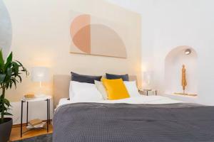 LuxePair Suites Near Prague Castle