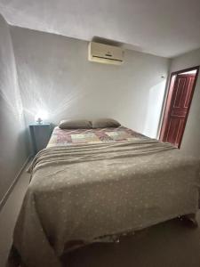 Casa no 1º piso com 2 Suítes a 200mts da praia