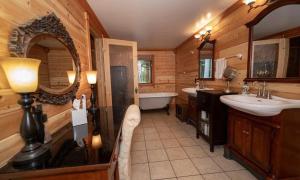 Bua Northwoods Chalet on the Peninsula