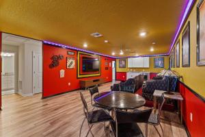 FREE Bbq+Pool Heat-8bWindsor Island-TheatreArcade