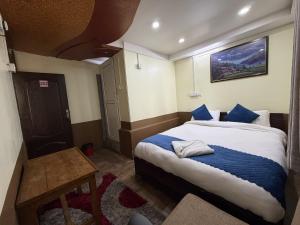 Hotel Sakura & Tandoori Restaurant