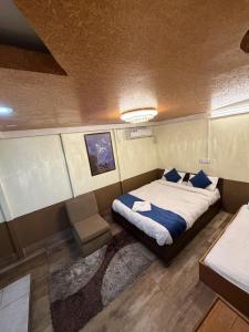 Hotel Sakura & Tandoori Restaurant