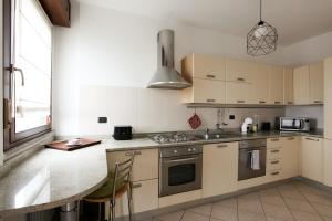 La Casa di Marco - Luminoso Appartamento a 2 minuti dalla Metro