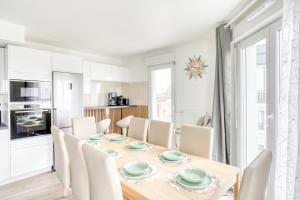 Duplex Paris, Villepinte Expo, CDG, Disneyland