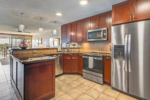 Oceanfront Maui Retreat Steps From Sugar Beach