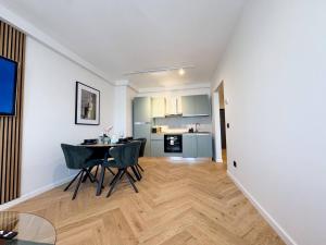 Sky Star Apartment - Kingsize Bed Airport Apart