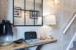 Spacious 3BR Retreat Mountain Views