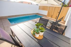 Casa Baleares 6p, private pool, sunny solarium, near beach and restaurants