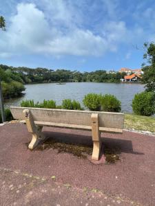 Appt avec vue panoramique sur le lac à Port Bourgenay