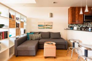 Studio nr Town Lake and E6th w Balcony by Austin Vacay