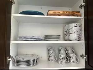 Uncrowded entire 3 Bdrm Unit