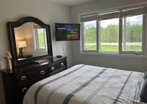 Uncrowded entire 3 Bdrm Unit