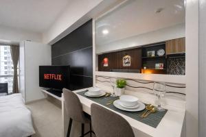 Noirwood Studio IT Park Pool Fast WiFi