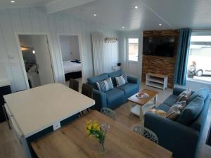 Swanage Signature 2 Bedroom Lodge with Hot Tub