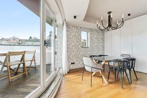 GuestReady - Blue shades with panoramic city views