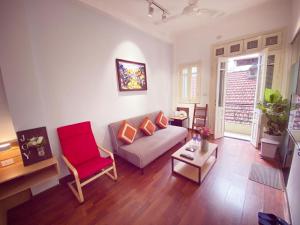 ORANGE ROOM with BALCONY