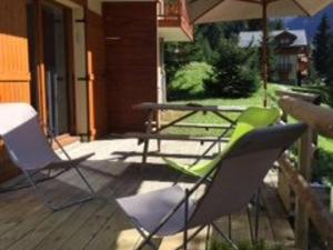 Magnifique T3 rénové 4-6 pers avec terrasse, pied des pistes, wifi gratuit, équipements complets - FR-1-265-165