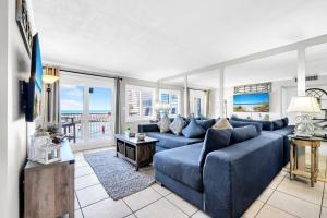 Holiday Surf and Racquet Unit 218