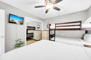 Holiday Surf and Racquet Unit 218