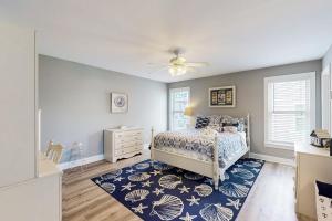 SC7018 Sandy Bottoms