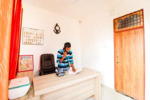 Hotel O by OYO Arpit Hotel Jhusi Railway Station