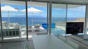 Luxurious villa with ocean views