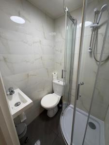 Studio Flat Near Westfield London 9