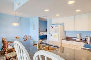 SCSC514 Surf Condo 514- Honey Seas