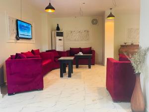 Verssailles Pyramids Hotel