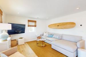 Dog-friendly coastal home close to beach and local attractions