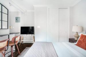 Mott-9 Prime Soho Cozy New Studio WD in the unit