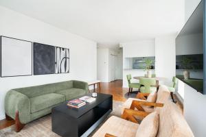 43-20A Newly furnished 1BR- full service Doorman laundry Gym Business Center