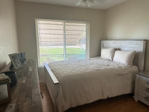 Beautiful home in Avon Park Lake