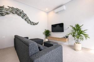 Brand new central Villa