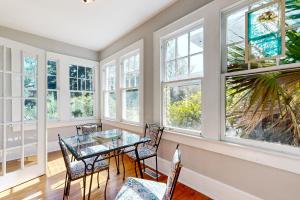 Historic, updated home near downtown with private yard, WiFi, & AC