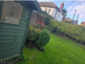 Cosy Garden apartment in Foxrock