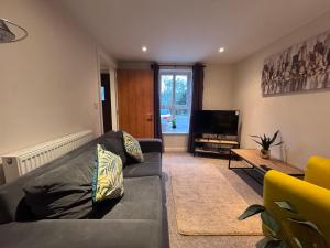 The Old Coach House Peak DistrIct Near Edale Castleton Buxton pet friendly Walkers welcome