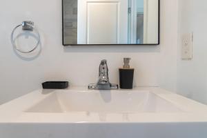 Spacious 3BR Home Near Newark Airport