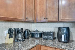 Beach + Pool Access: Resort Getaway in Galveston!