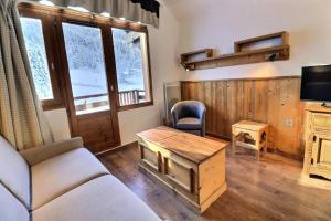 Résidence Grand Bois B - CONFORTABLE 2 PIECES, SKIS AUX PIEDS ET PROCHE DES COMMERCES MAE-3334