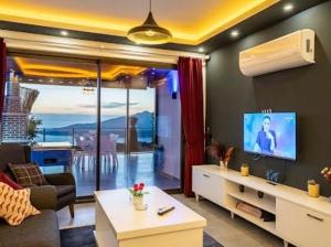 Kaş Villa with Private Pool and Jacuzzi