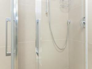 Riva Real Estate - Lake Central Suite