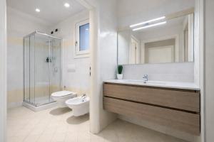 Lake Garda Apartment with Pool, Private Garden & Parking