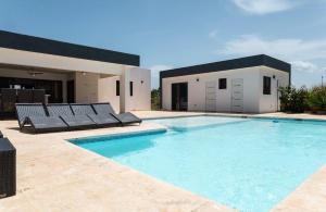 Bonita Extravaganza 4 Bedroom, 4 Bed, 3 Bedroom