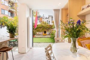 Authentic & charming townhouse in trendy Antwerp Zurenborg