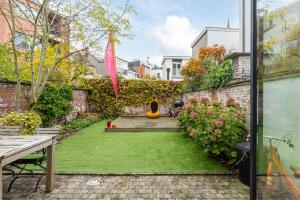 Authentic & charming townhouse in trendy Antwerp Zurenborg